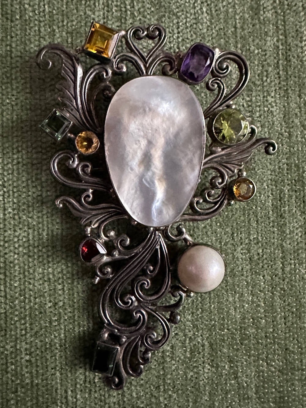 VTG Brooch/Pendent Sterling Silver, MOP, Amethyst, Garnet, Peridot, Pearl